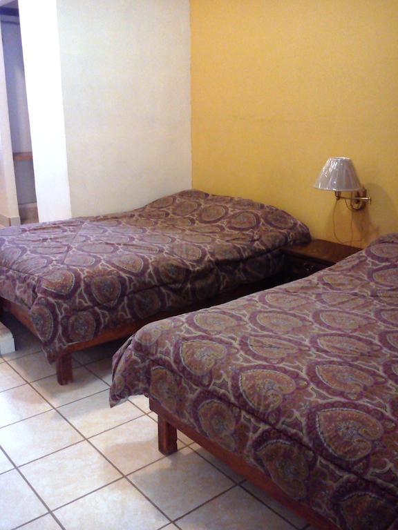 Hotel Los Balcones Паррас-де-ла-Фуэнте Номер фото