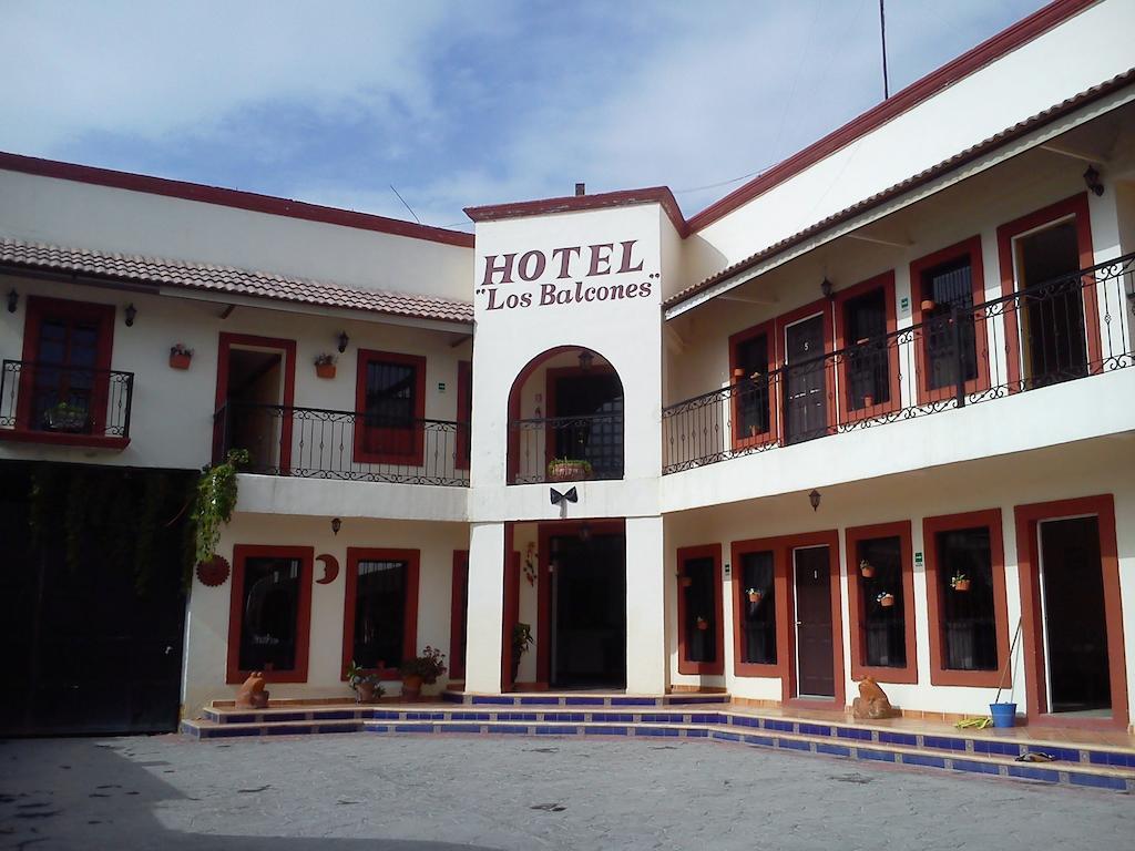 Hotel Los Balcones Паррас-де-ла-Фуэнте Экстерьер фото
