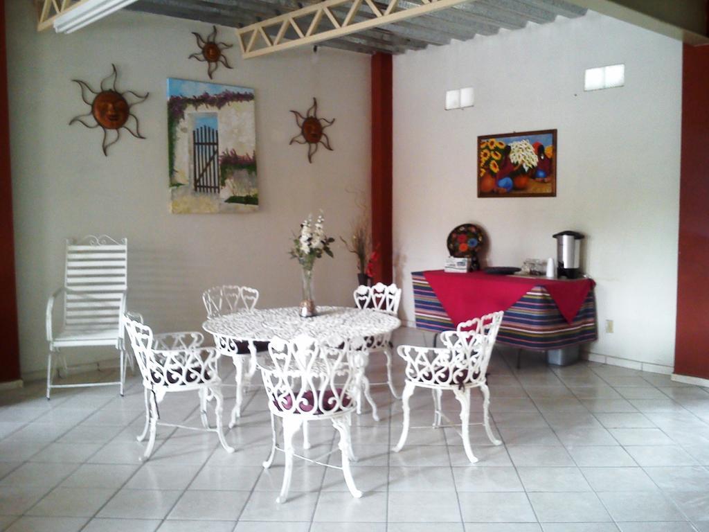 Hotel Los Balcones Паррас-де-ла-Фуэнте Экстерьер фото